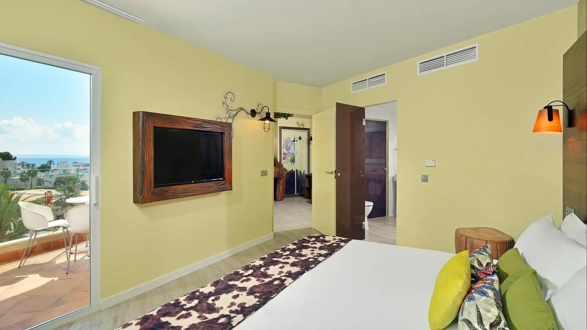 Sol Katmandu Park & Resort Magaluf  Hotel
